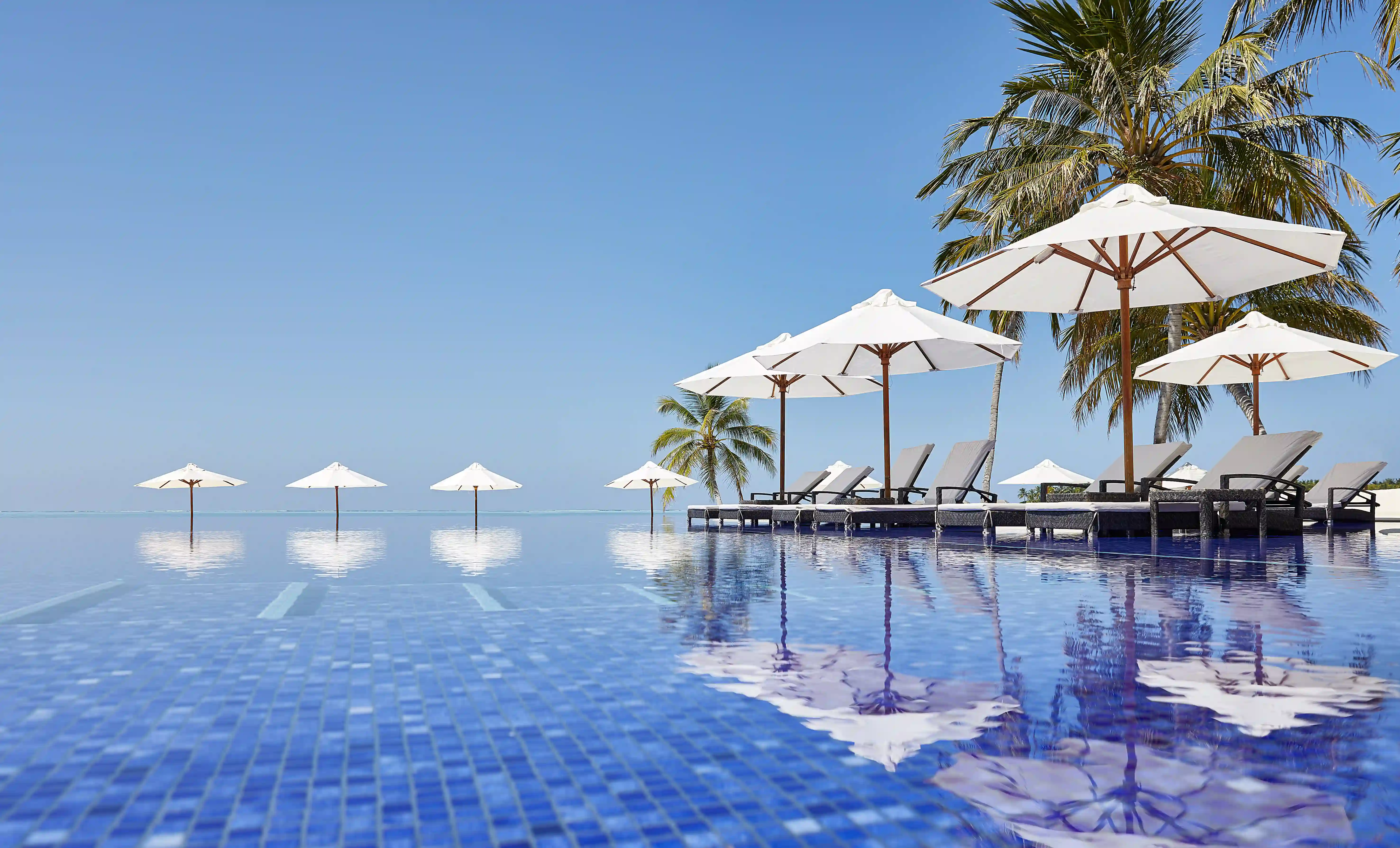 Main Infinity Pool - pic 3