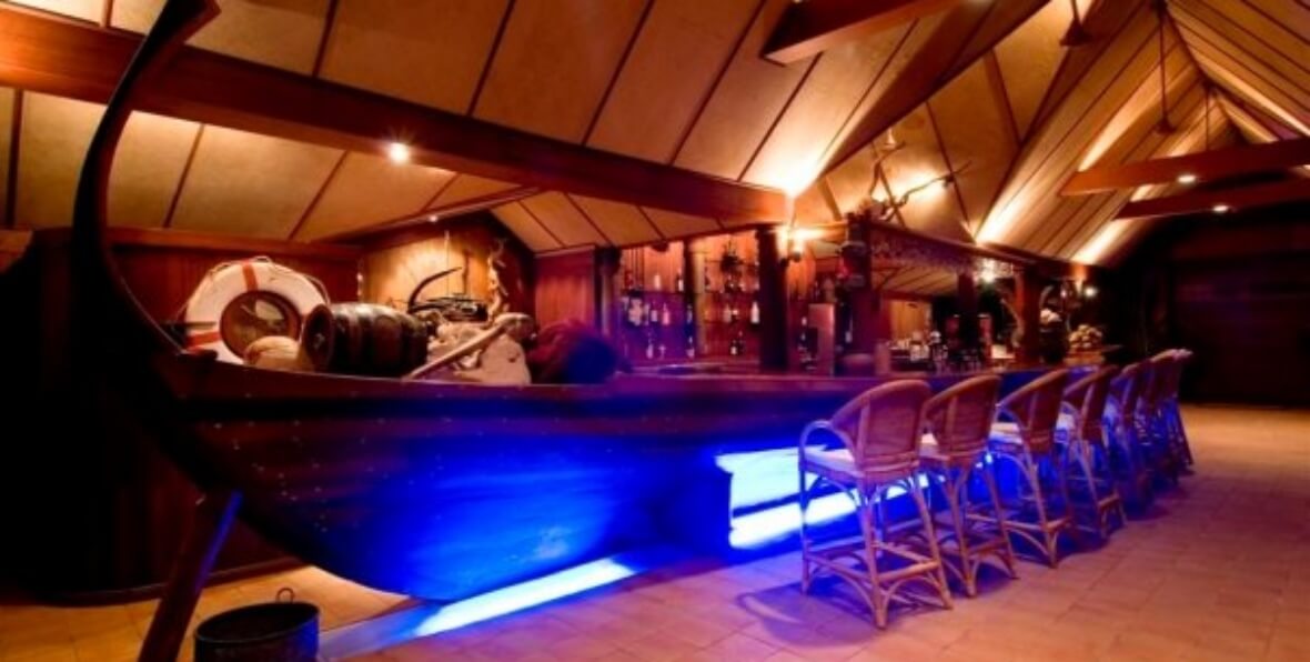 Pool Bar 泳池酒吧