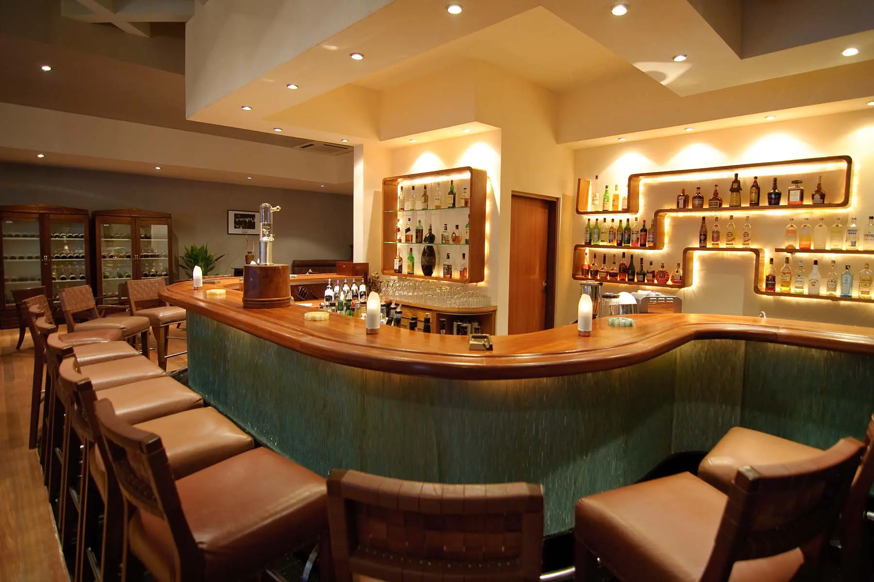 ハバナクラブ・ワイン&シガーバー (Havana Club Wine & Cigar Bar) - pic 3