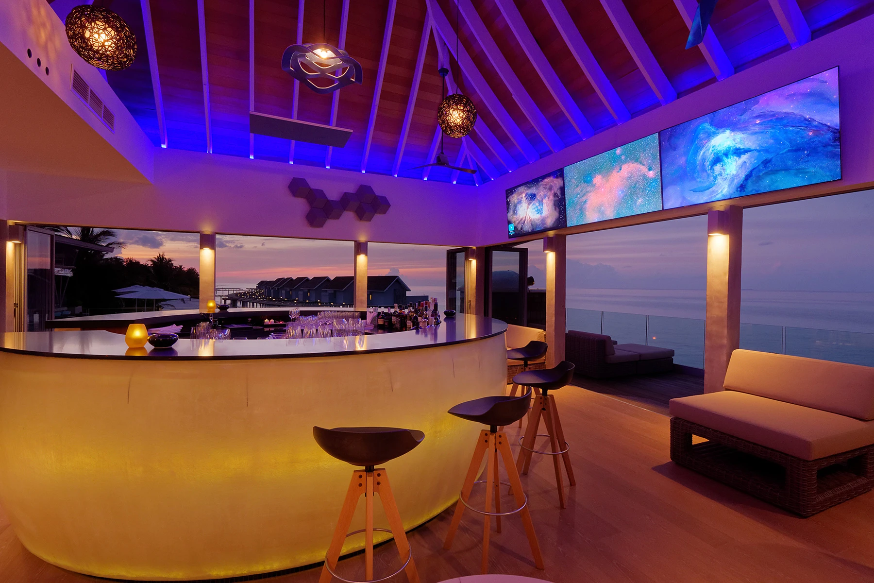 スカイバー (Sky Bar) - pic 2