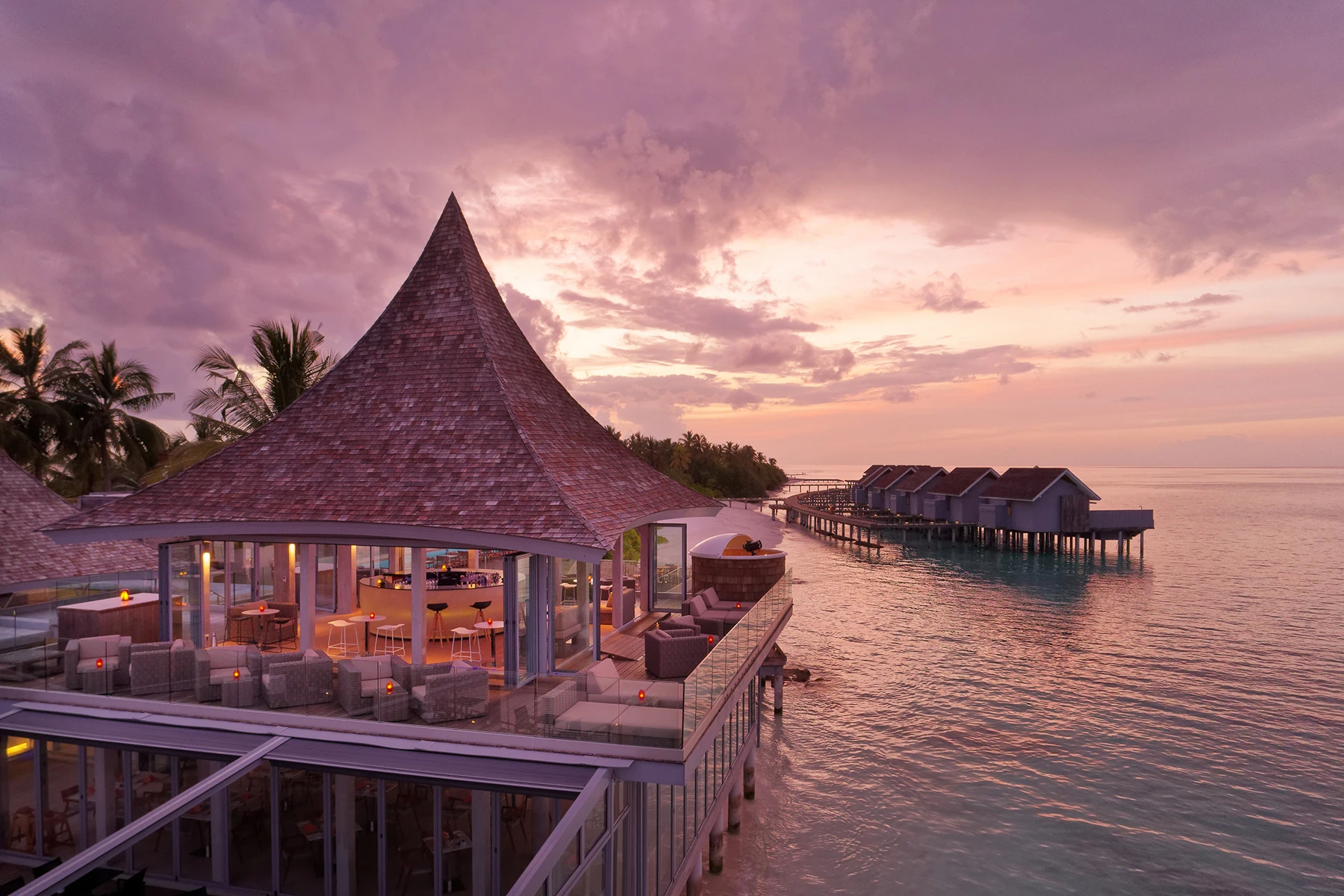 スカイバー (Sky Bar)