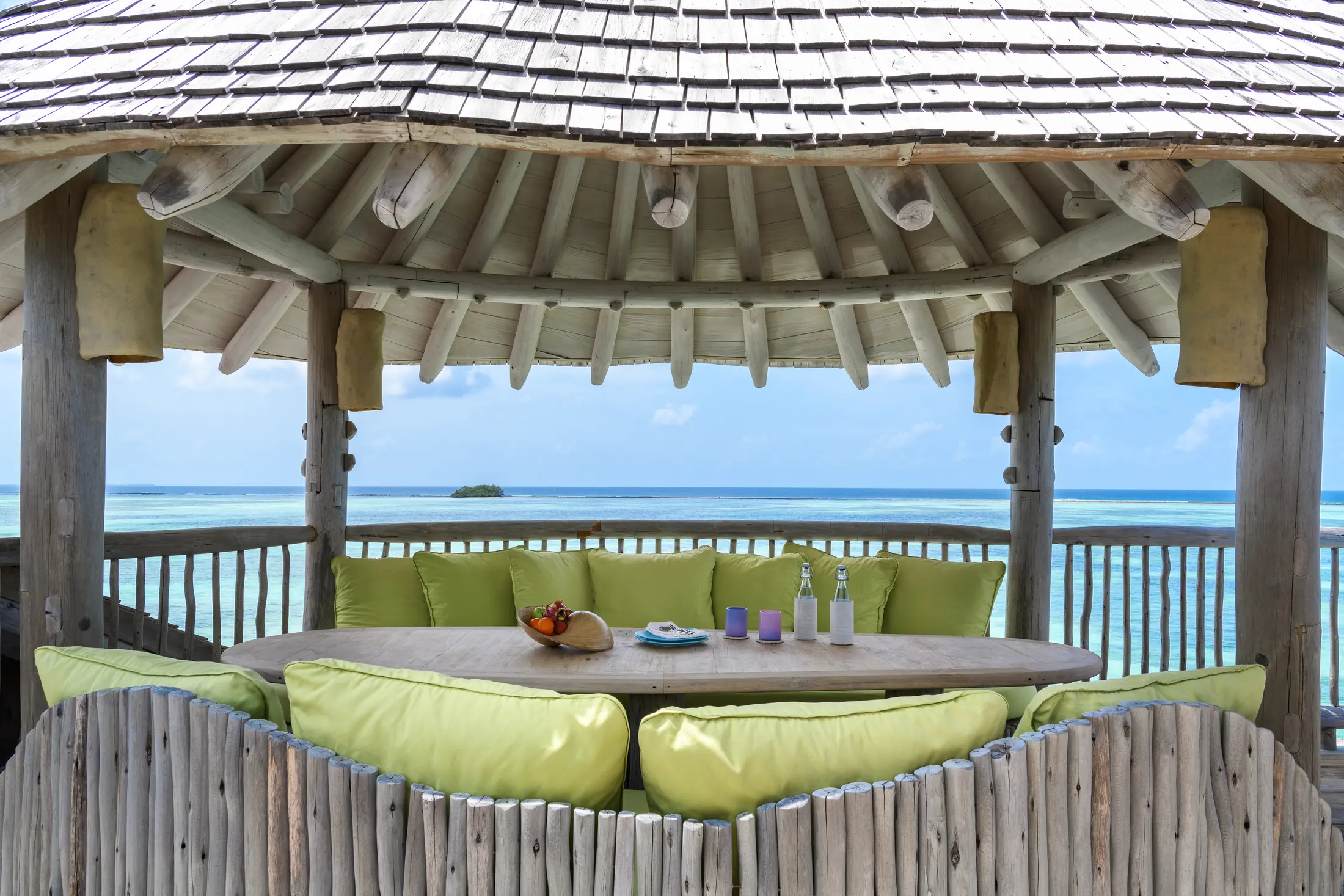 1 Bedroom Water Retreat with Slide - Intimate Stargazing Cocoon, Lagoon Romance - Room Images 6