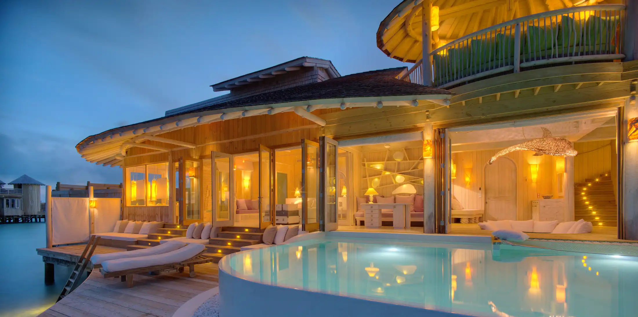 1 Bedroom Water Retreat with Slide - Intimate Stargazing Cocoon, Lagoon Romance - Room Images 7