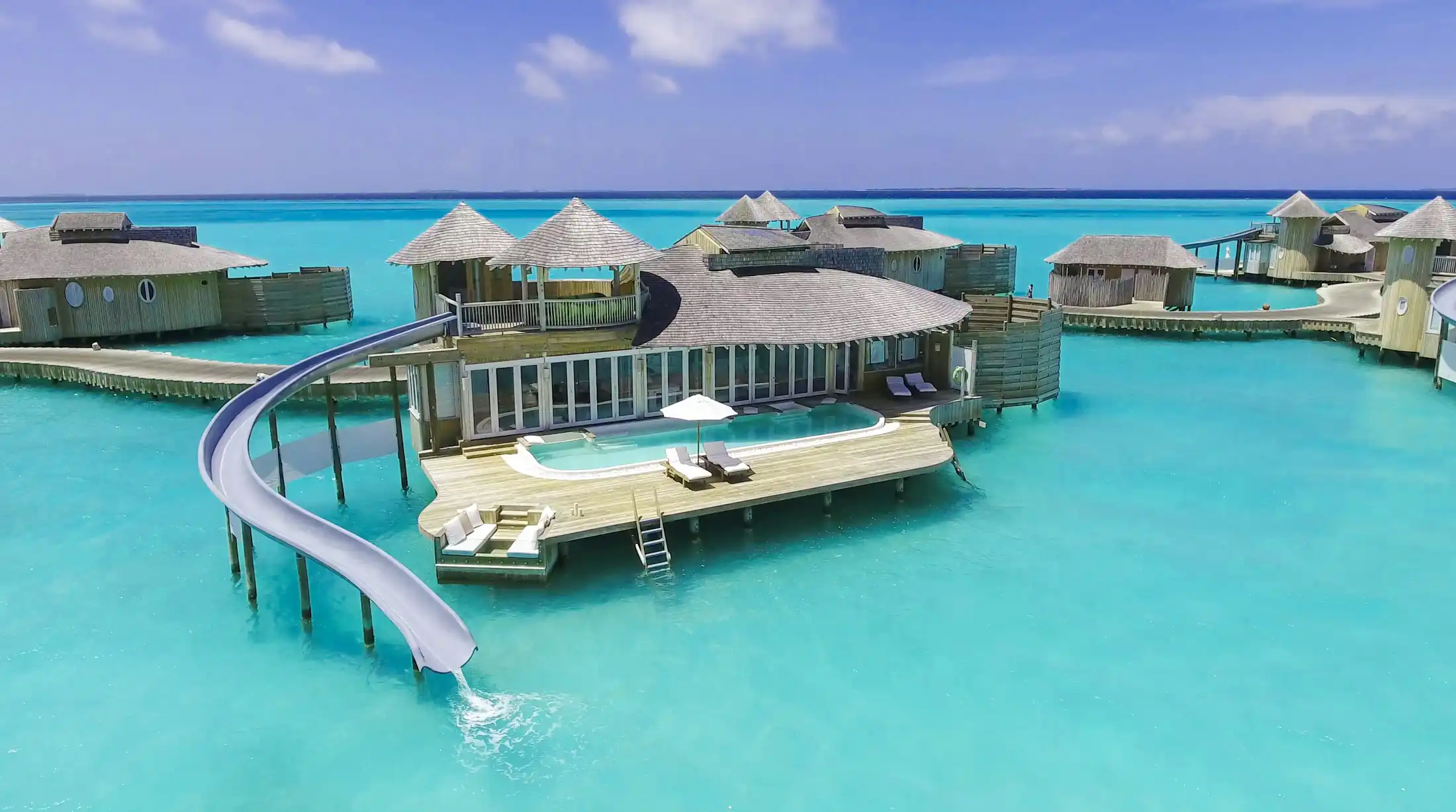 1 Bedroom Water Retreat with Slide - Intimate Stargazing Cocoon, Lagoon Romance - Room Images 12