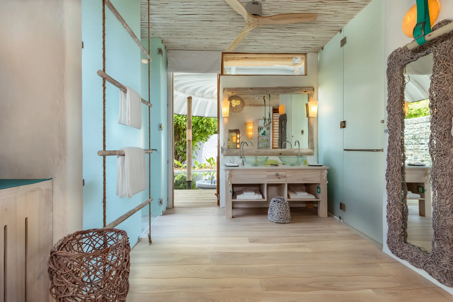 2 Bedroom Island Retreat with Slide - Garden Estate Paradise, Family Sanctuary - Room Images 3