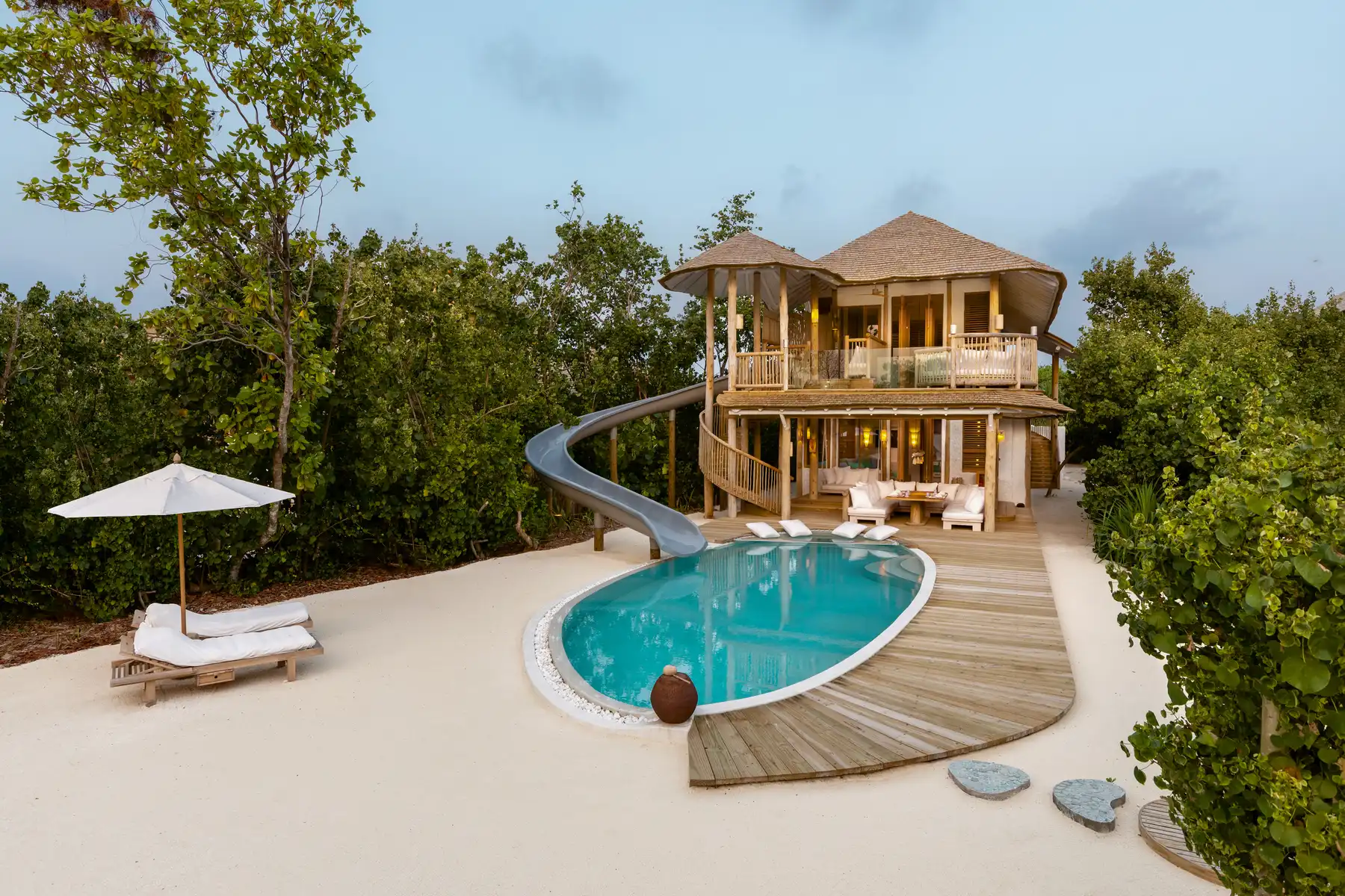 2 Bedroom Island Retreat with Slide - Garden Estate Paradise, Family Sanctuary - Room Images 7